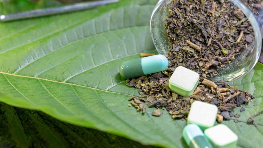 Kratom Wirkung gegen Schmerzen, Entzündungen oder Depressionen ist nicht belegt